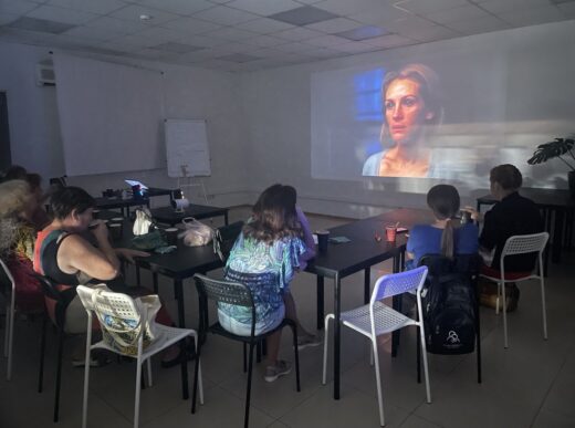 Шведські гуртки: спільний перегляд і обговорення фільму “Їж, молись, кохай”