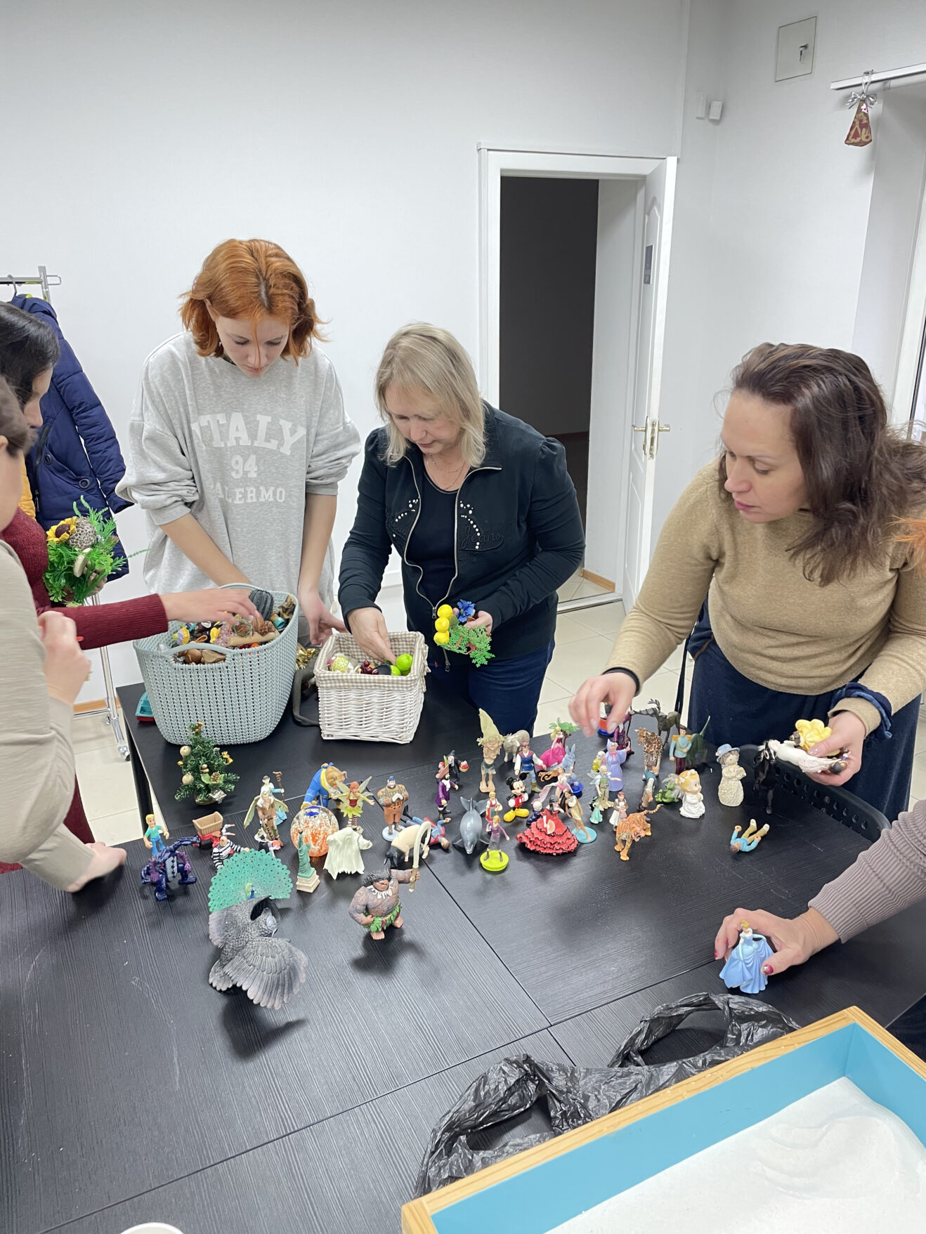 Арт-терапія: Пошук внутрішньої підтримки через пісочну терапію