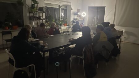 Психологічний клуб “Псиклаб”. «Проекції та Дзеркала: що я бачу в іншому – і що це говорить про мене?»