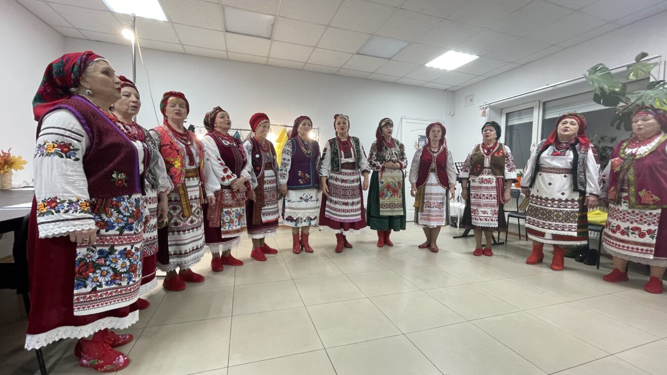 Група взаємопідтримки жінок. Концерт Ансамблю української народної пісні «Мрія».