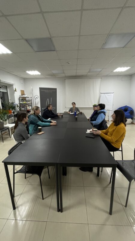 Психологічний клуб «Псиклаб». Психологічні травми – як розпізнати й не жити «на автопілоті»