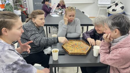 Ігроклуб. Живе спілкування через гру.