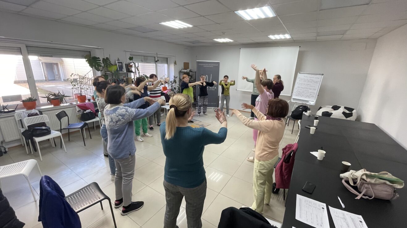 Група взаємопідтримки жінок. Жіноча зустріч про тіло, підтримку і можливість ненадовго видихнути в безпечному колі.