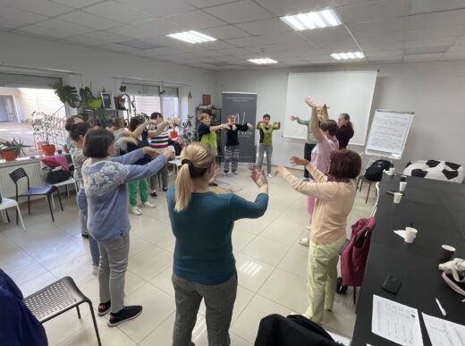 Група взаємопідтримки жінок. Жіноча зустріч про тіло, підтримку і можливість ненадовго видихнути в безпечному колі.