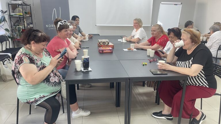 Група взаємопідтримки жінок. Жіноче спілкування, підтримка та безпечний простір для відновлення.