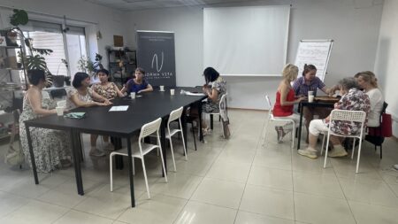 Група взаємопідтримки жінок. Живе спілкування, взаємна підтримка та простір для емоційного відновлення.