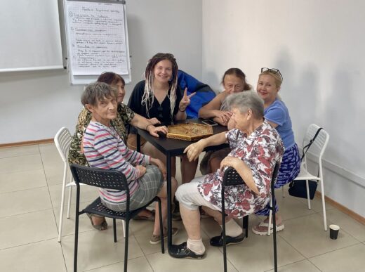 Група взаємопідтримки жінок. Тепле коло, де можна відпочити, поспілкуватися й побути собою.
